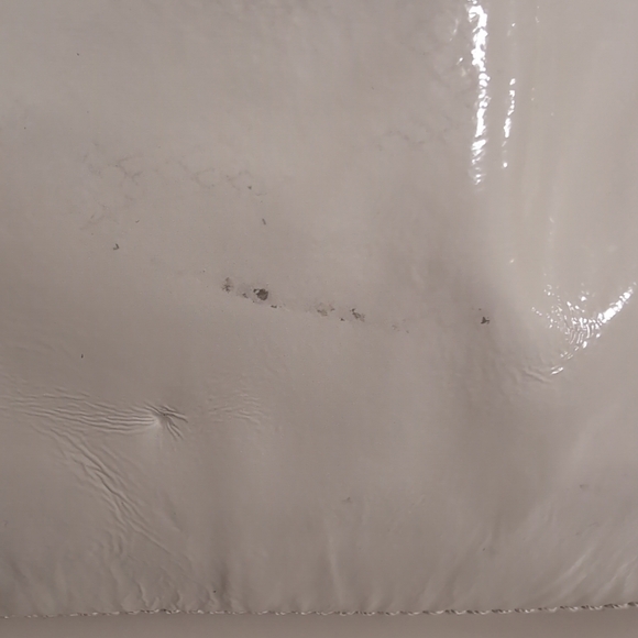 Michael Kors White Patent Leather &‎ Beige Raffia Buckled Hobo Bag - Picture 10 of 16